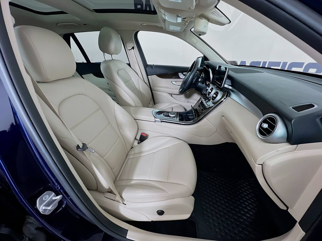 Used 2018 Mercedes-Benz GLC 300 4MATIC image 28