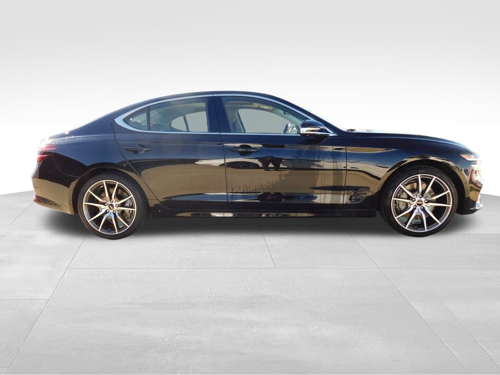 Used 2026 Genesis G70 2.5T Prestige image 9