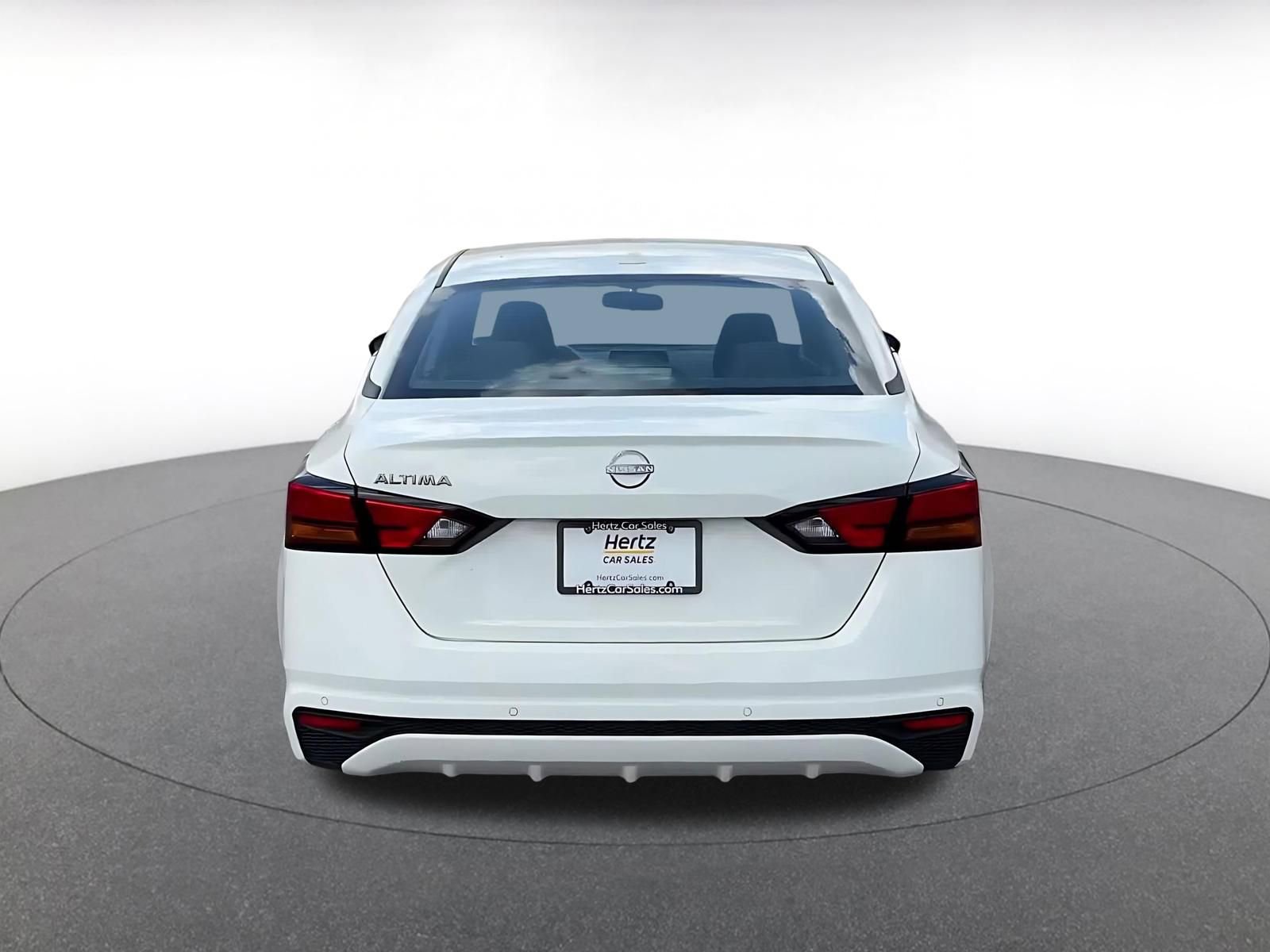 Used 2025 Nissan Altima 2.5 SV FWD image 12
