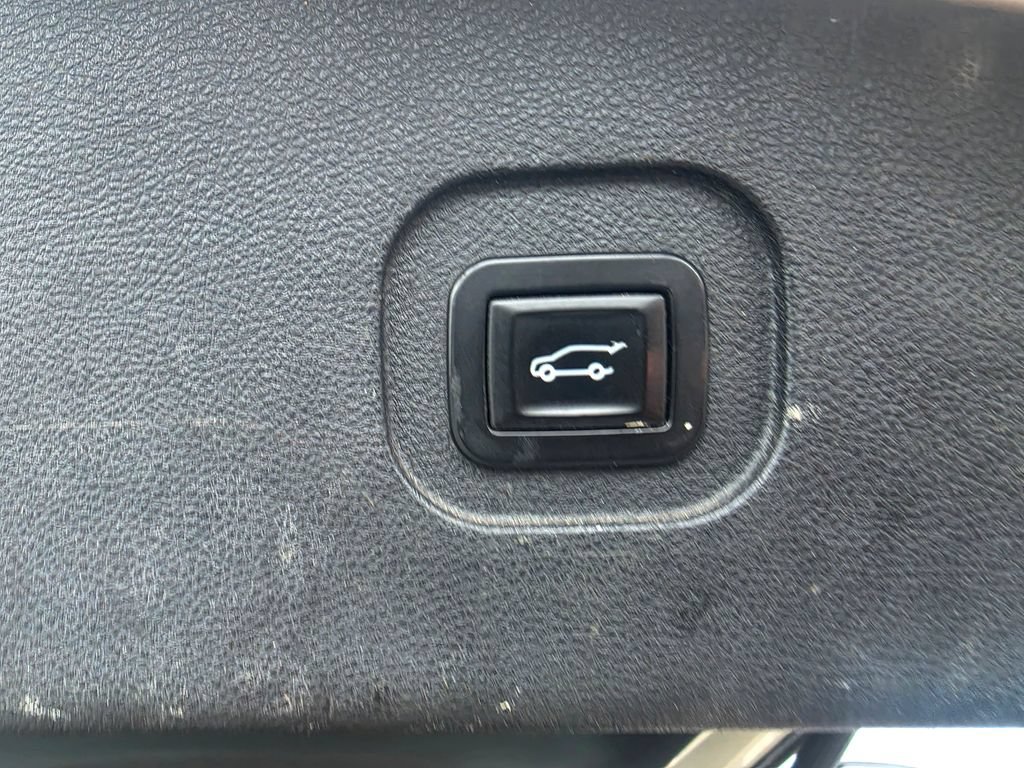 Used 2016 Chevrolet Equinox LTZ w/ Enhanced Convenience Package AWD/4WD image 8