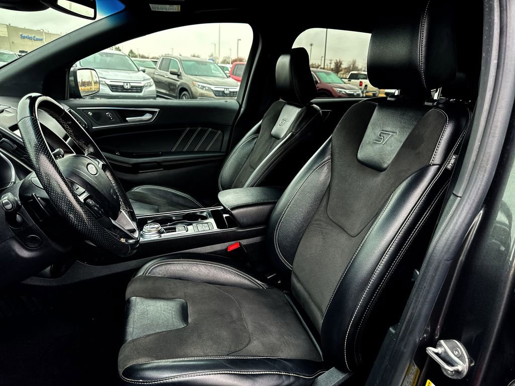 Used 2020 Ford Edge ST w/ Equipment Group 401A AWD/4WD image 11