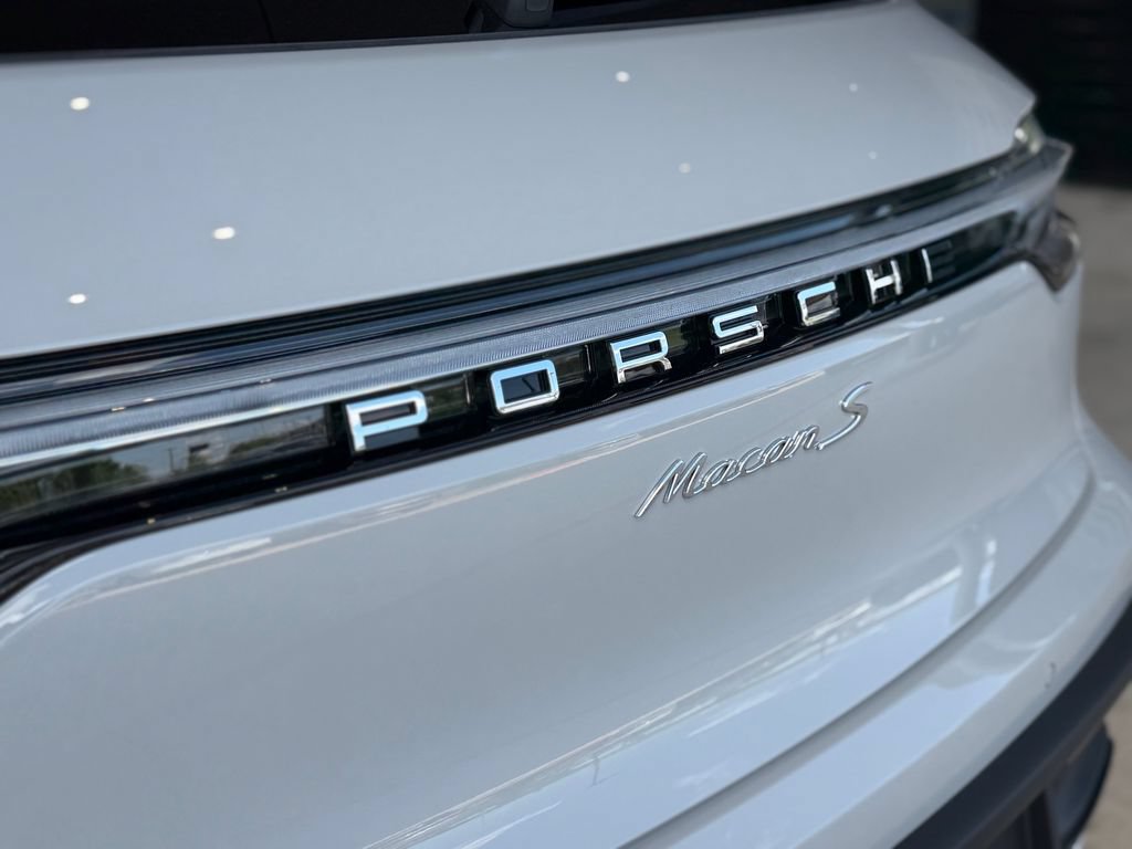 New 2026 Porsche Macan GTS AWD/4WD image 37