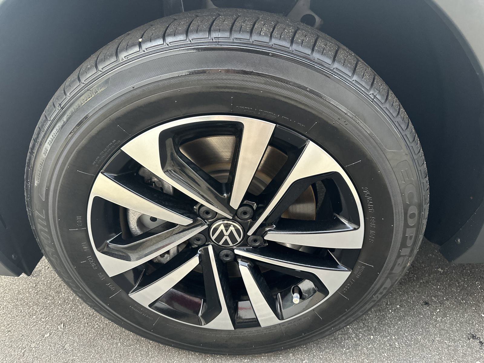 Used 2022 Volkswagen Tiguan S image 32