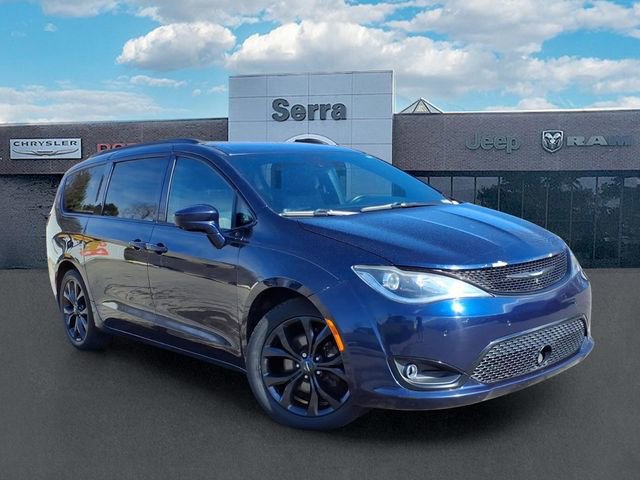 Used 2019 Chrysler Pacifica Touring-L Plus w/ Advanced Safetytec Group image 1