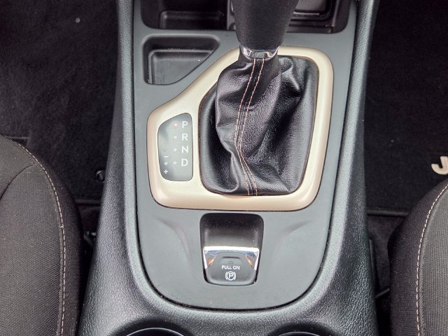 Used 2018 Jeep Cherokee Latitude FWD image 21