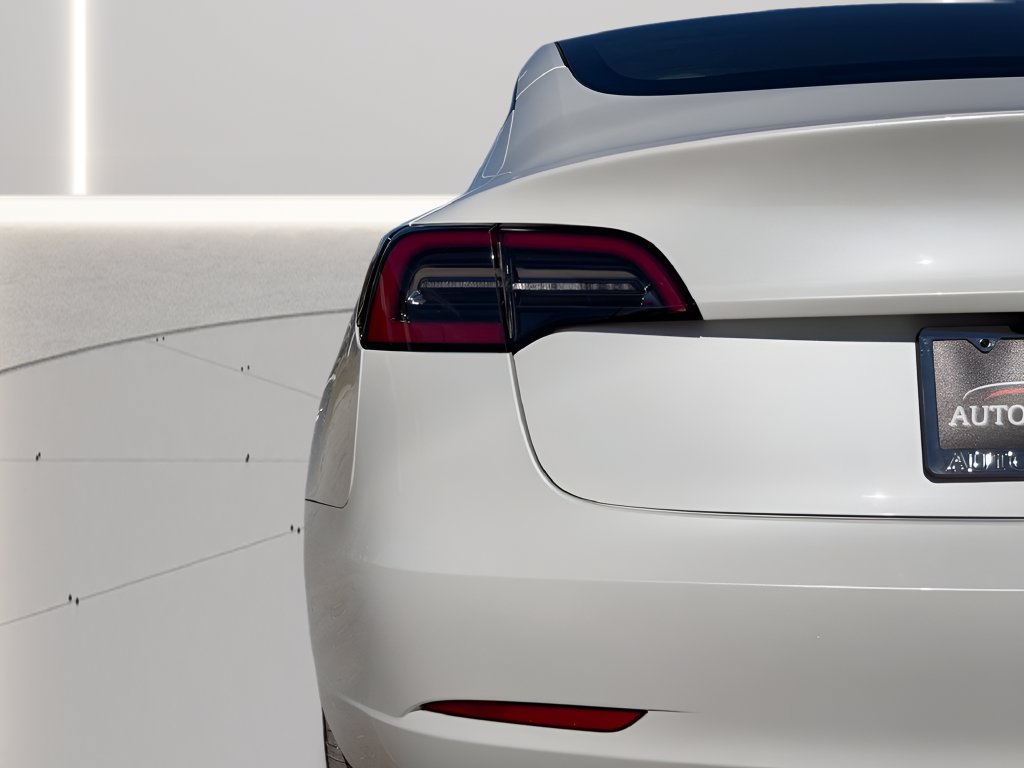 Used 2023 Tesla Model 3 Standard Range RWD image 31