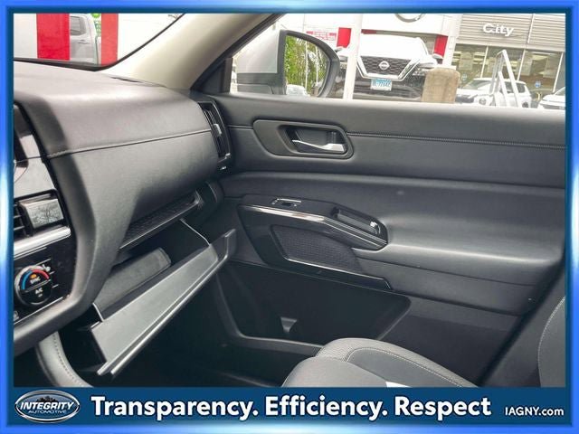 Used 2022 Nissan Pathfinder SV AWD/4WD image 33