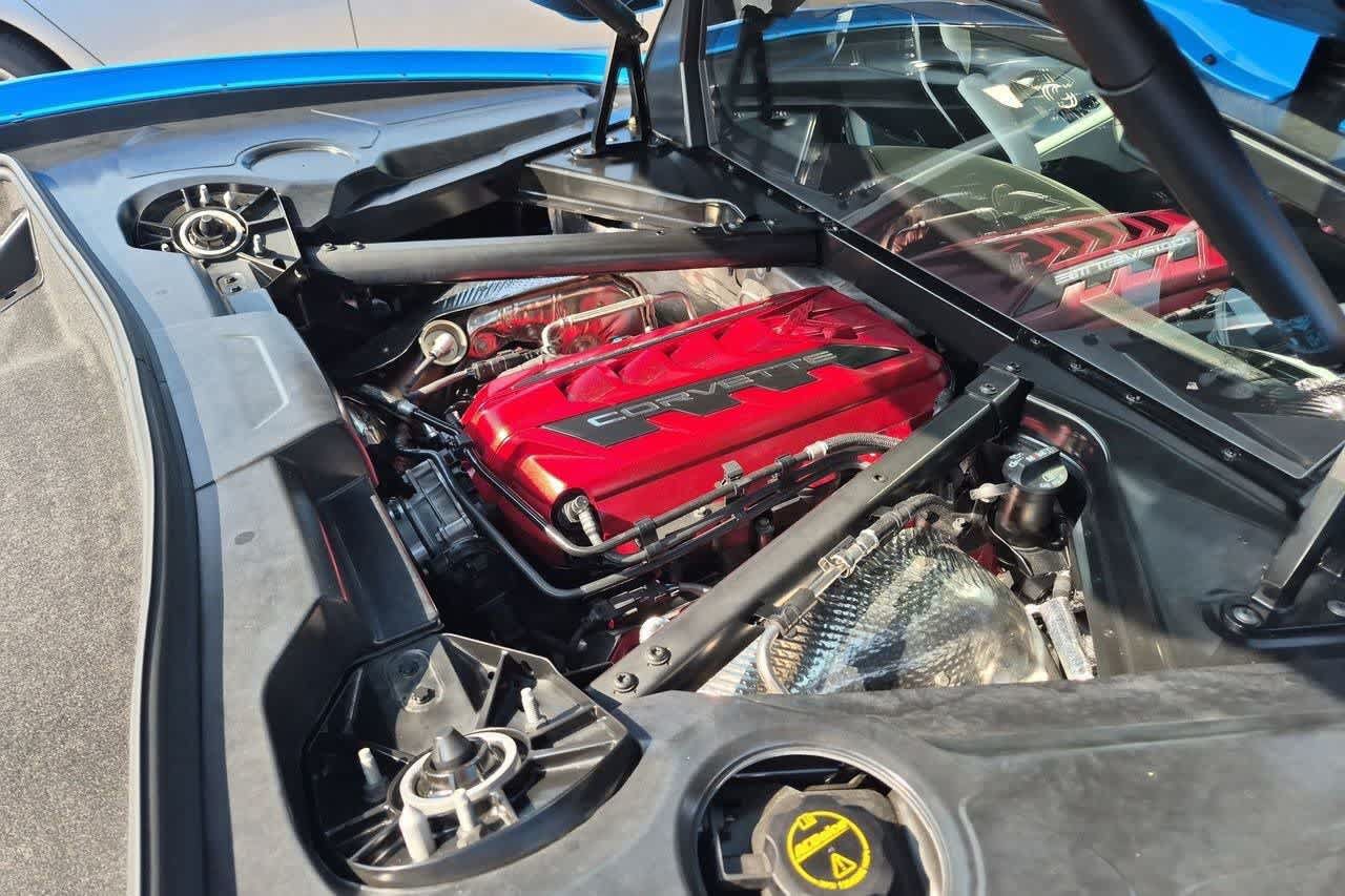 Used 2025 Chevrolet Corvette Stingray Preferred Cpe w/ 2LT RWD image 14