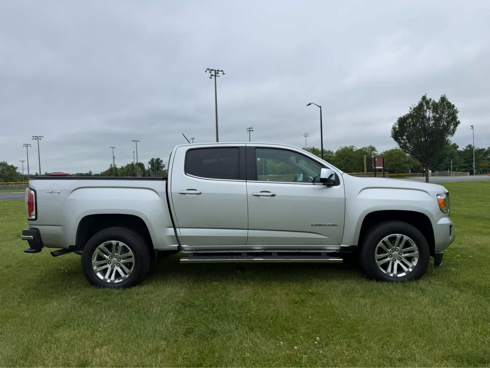 Used 2017 GMC Canyon SLT w/ Driver Alert Package AWD/4WD image 5
