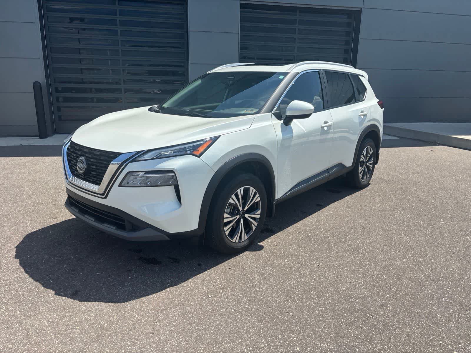 Used 2023 Nissan Rogue SV w/ SV Premium B Package FWD image 1