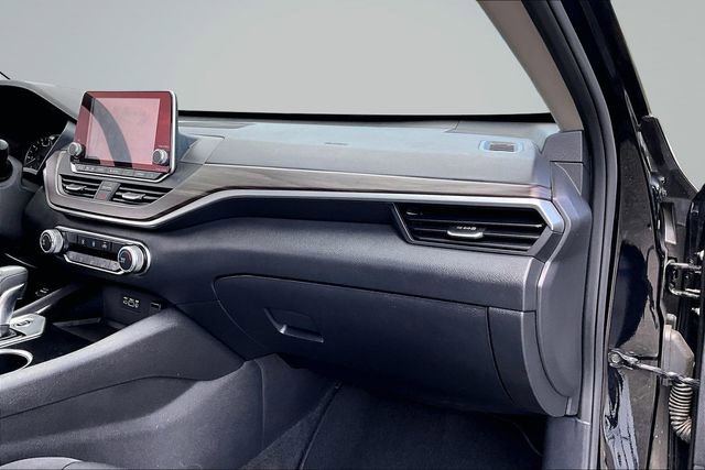 Used 2024 Nissan Altima 2.5 SV FWD image 25