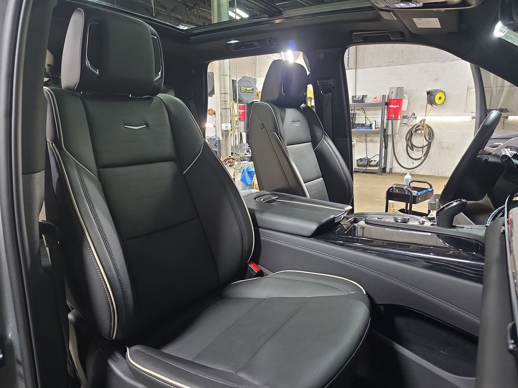 Used 2024 Cadillac Escalade Sport w/ LPO, ONYX Package image 10