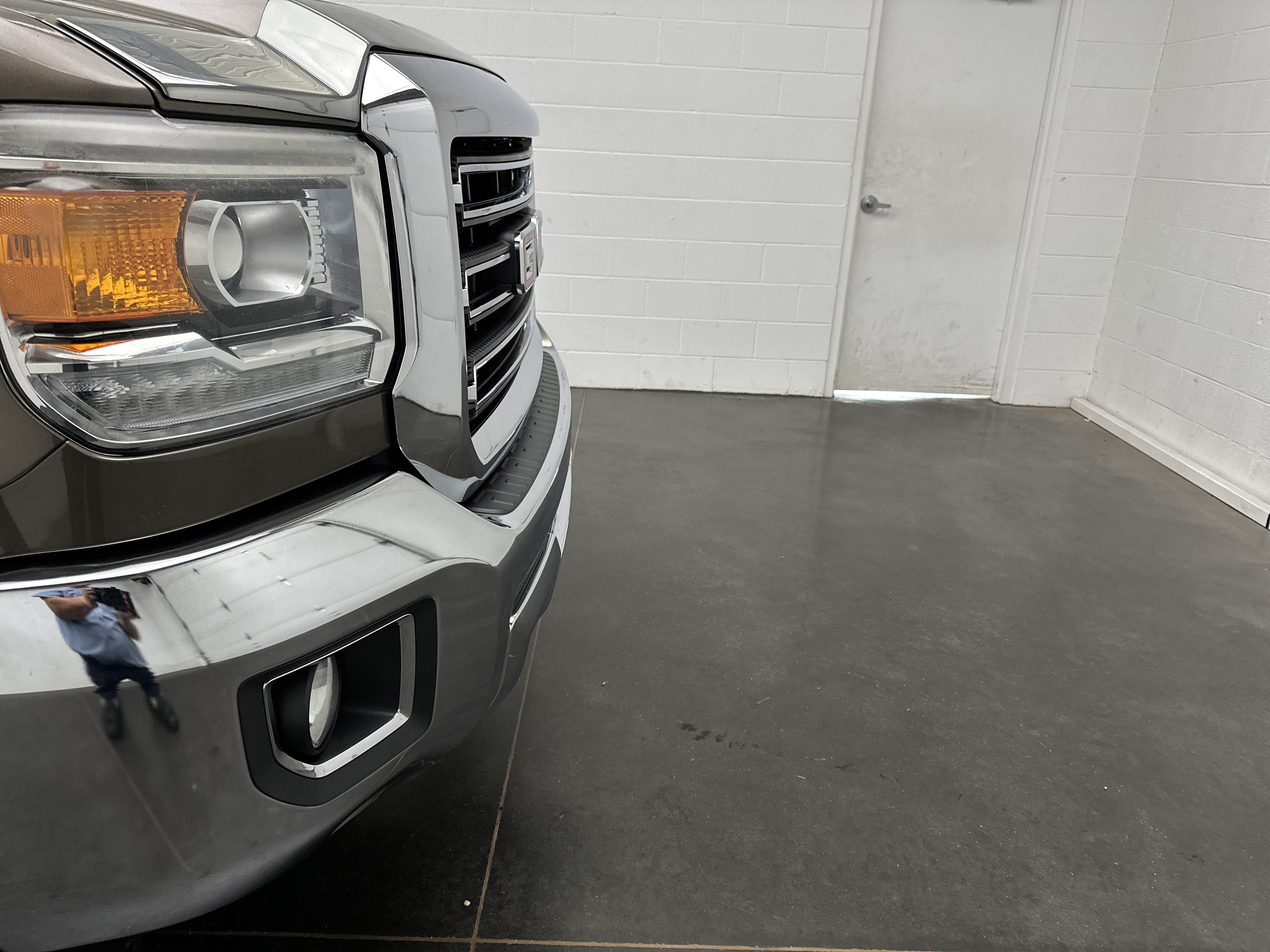 Used 2015 GMC Sierra 2500 SLT AWD/4WD image 2