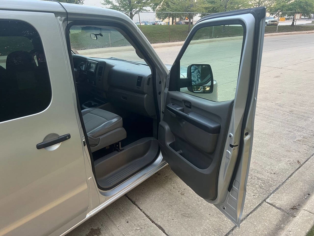 Used 2019 Nissan NV 3500 S image 20