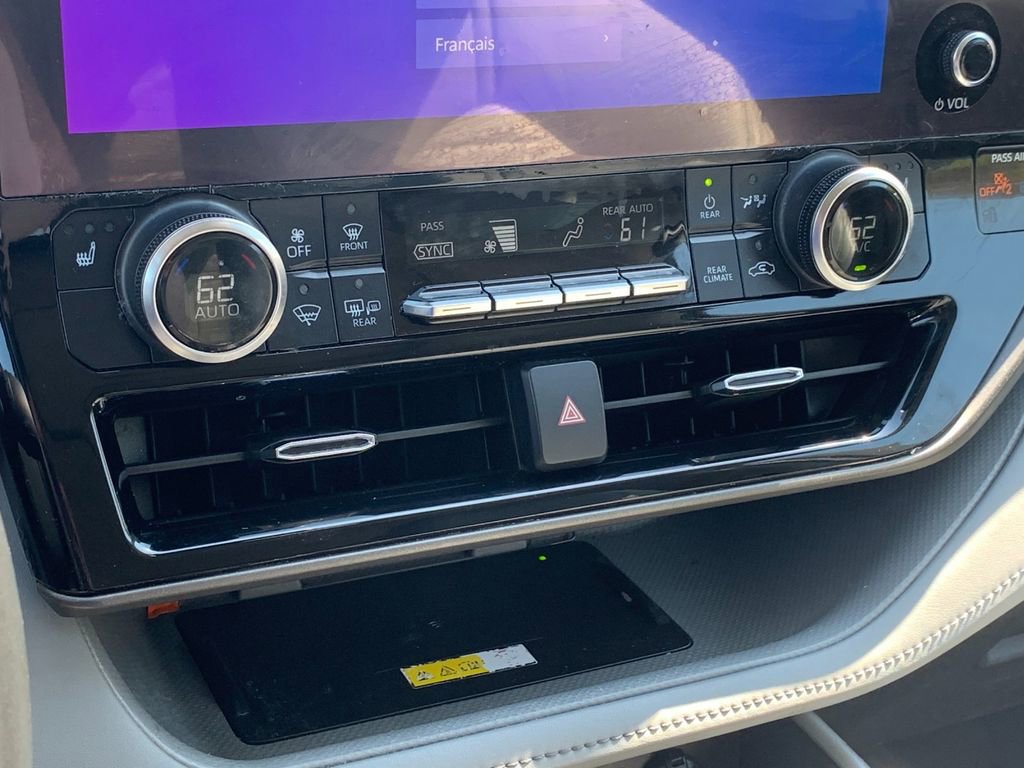 Used 2023 Toyota Highlander XLE FWD image 26