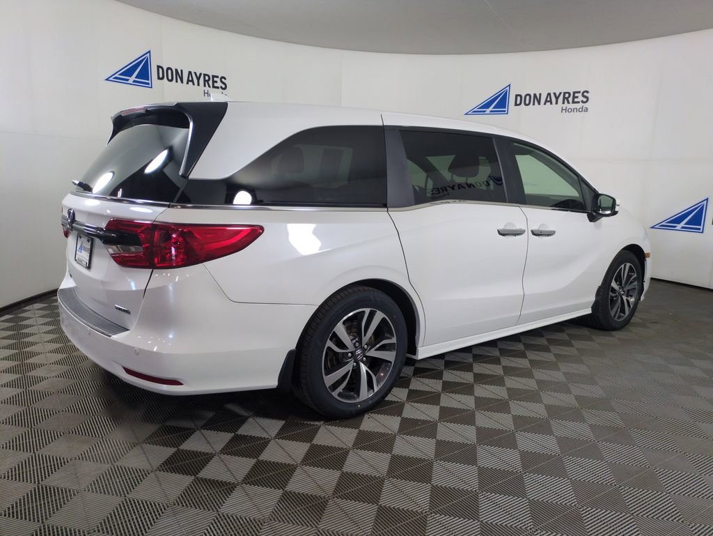 Certified 2024 Honda Odyssey Touring image 9