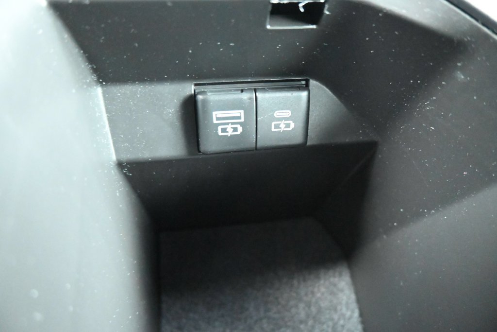 Used 2024 Toyota Camry LE FWD image 14