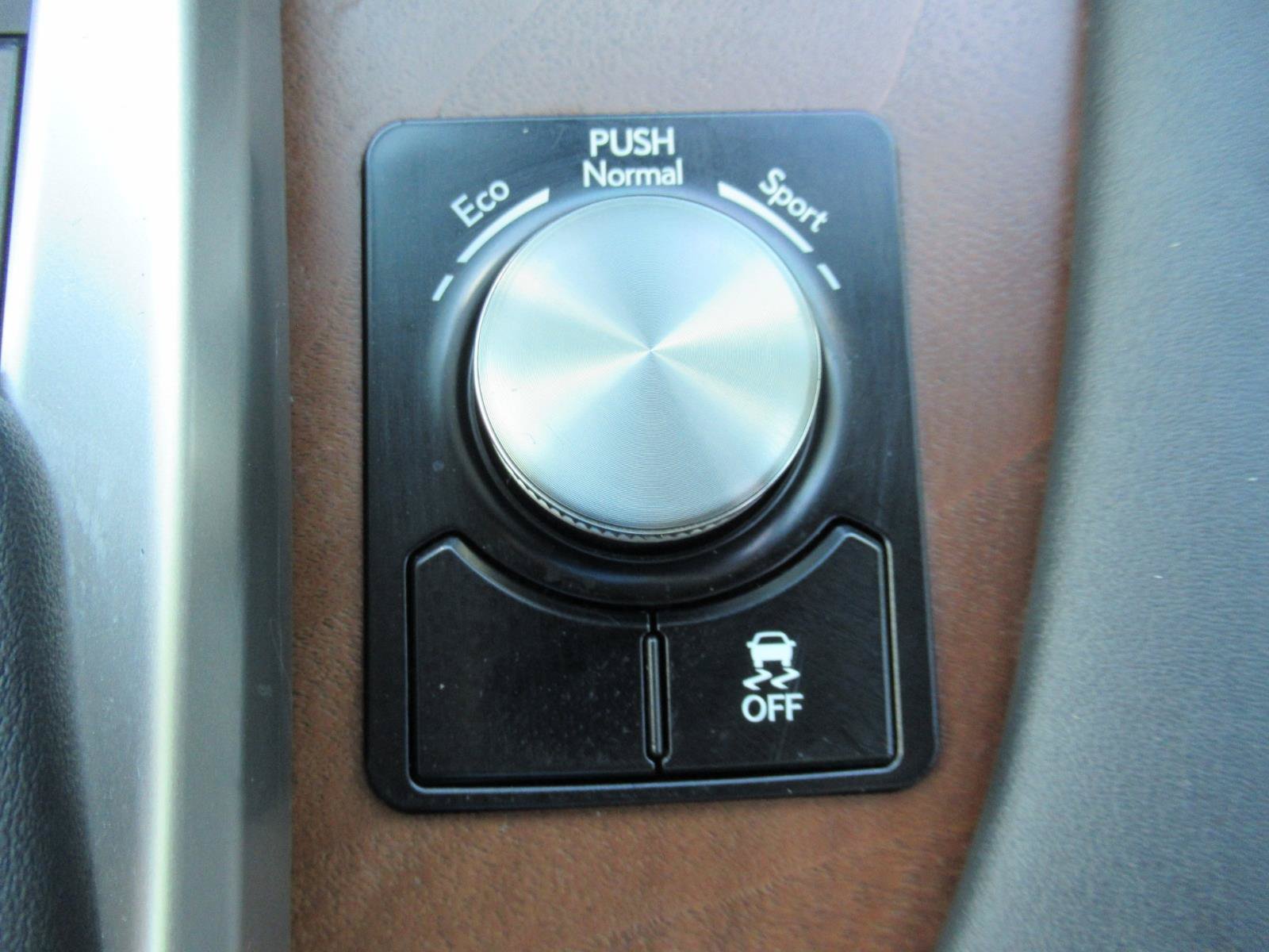 Used 2020 Lexus RX 350L FWD w/ Premium Package image 29