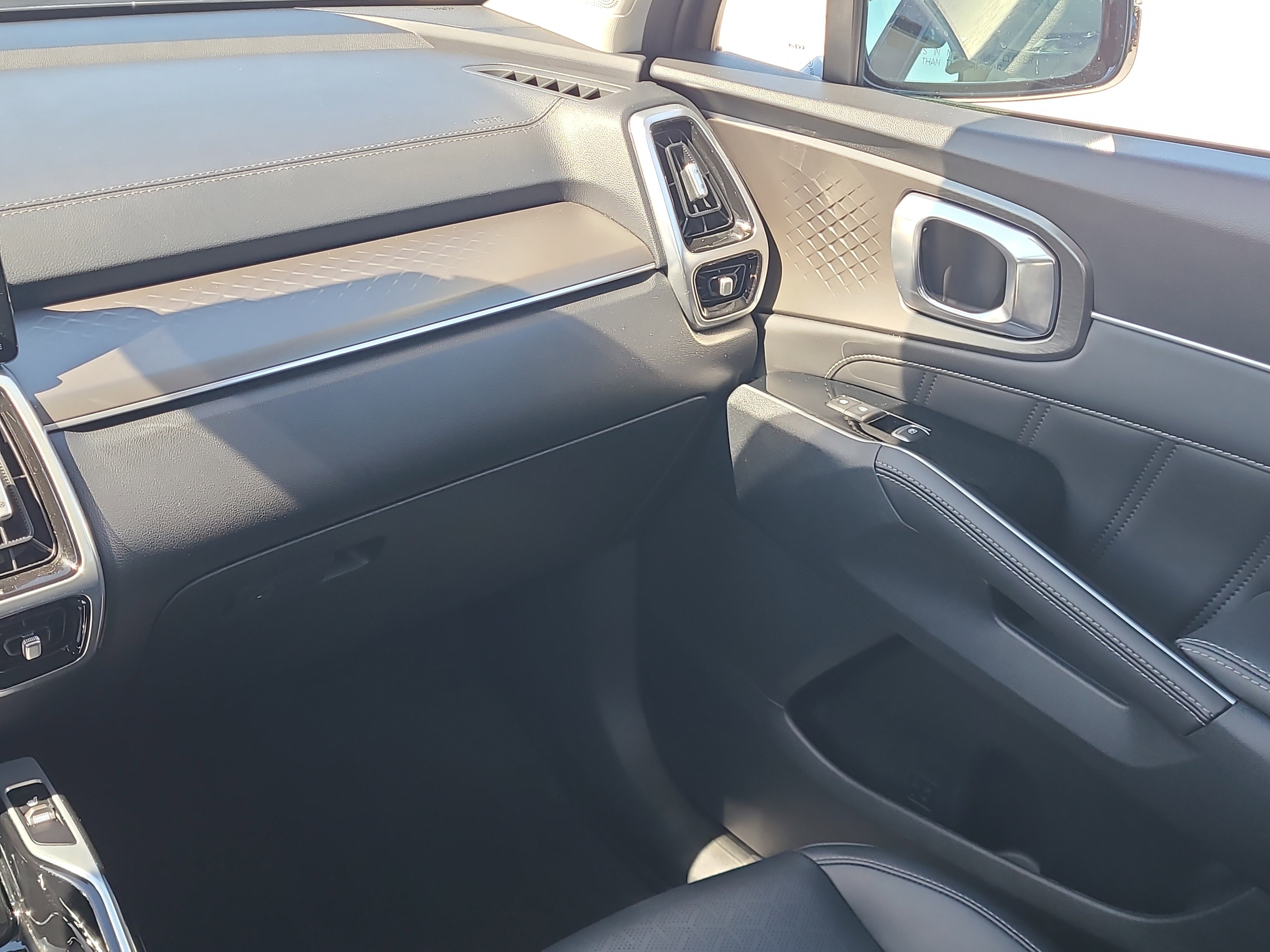 Used 2023 Kia Sorento SX image 18