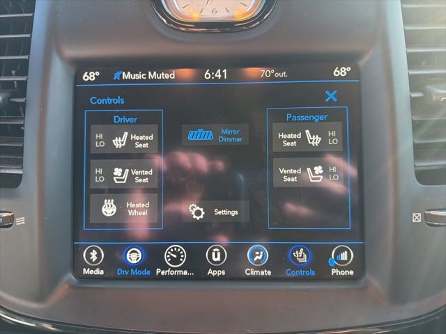 Used 2023 Chrysler 300 C RWD image 33