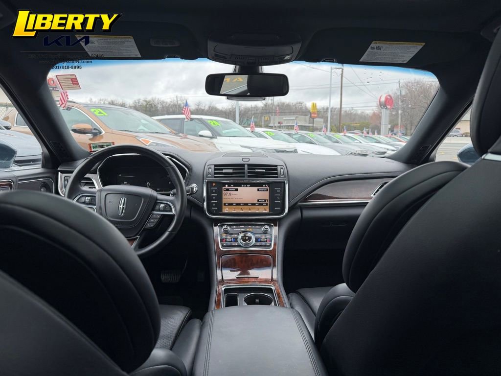 Used 2018 Lincoln Continental Reserve w/ Continental Climate Package image 17