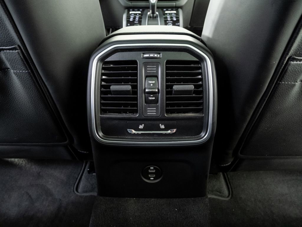 Certified 2025 Porsche Macan image 21