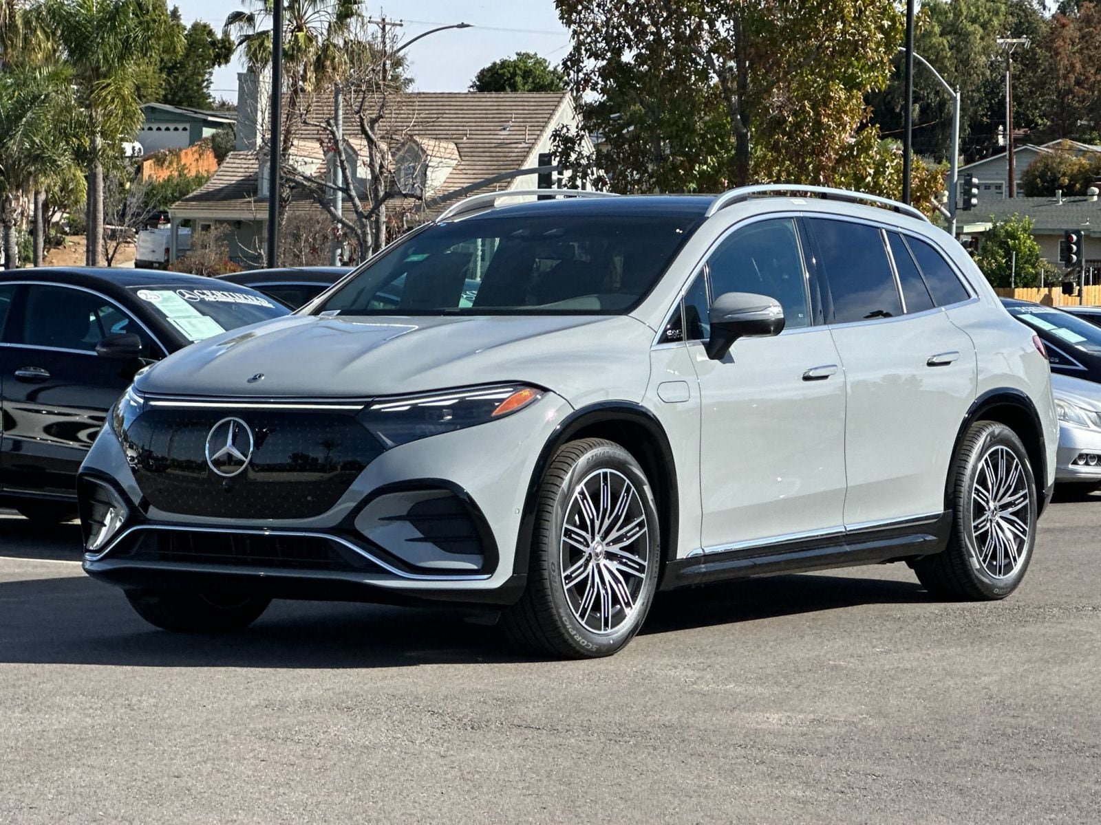 New 2026 Mercedes-Benz EQS 400 4MATIC SUV image 7