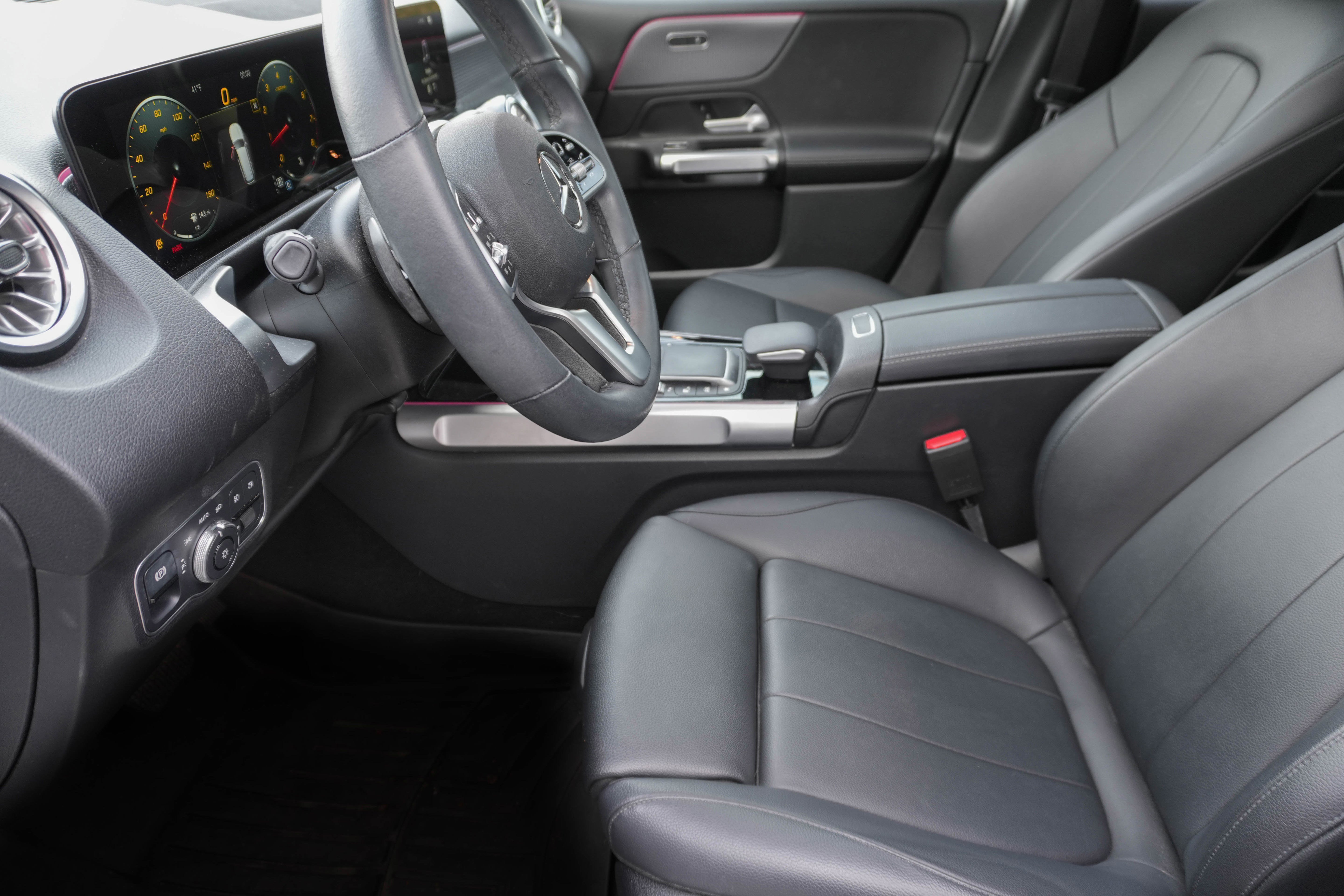 Used 2022 Mercedes-Benz GLB 250 4MATIC image 12