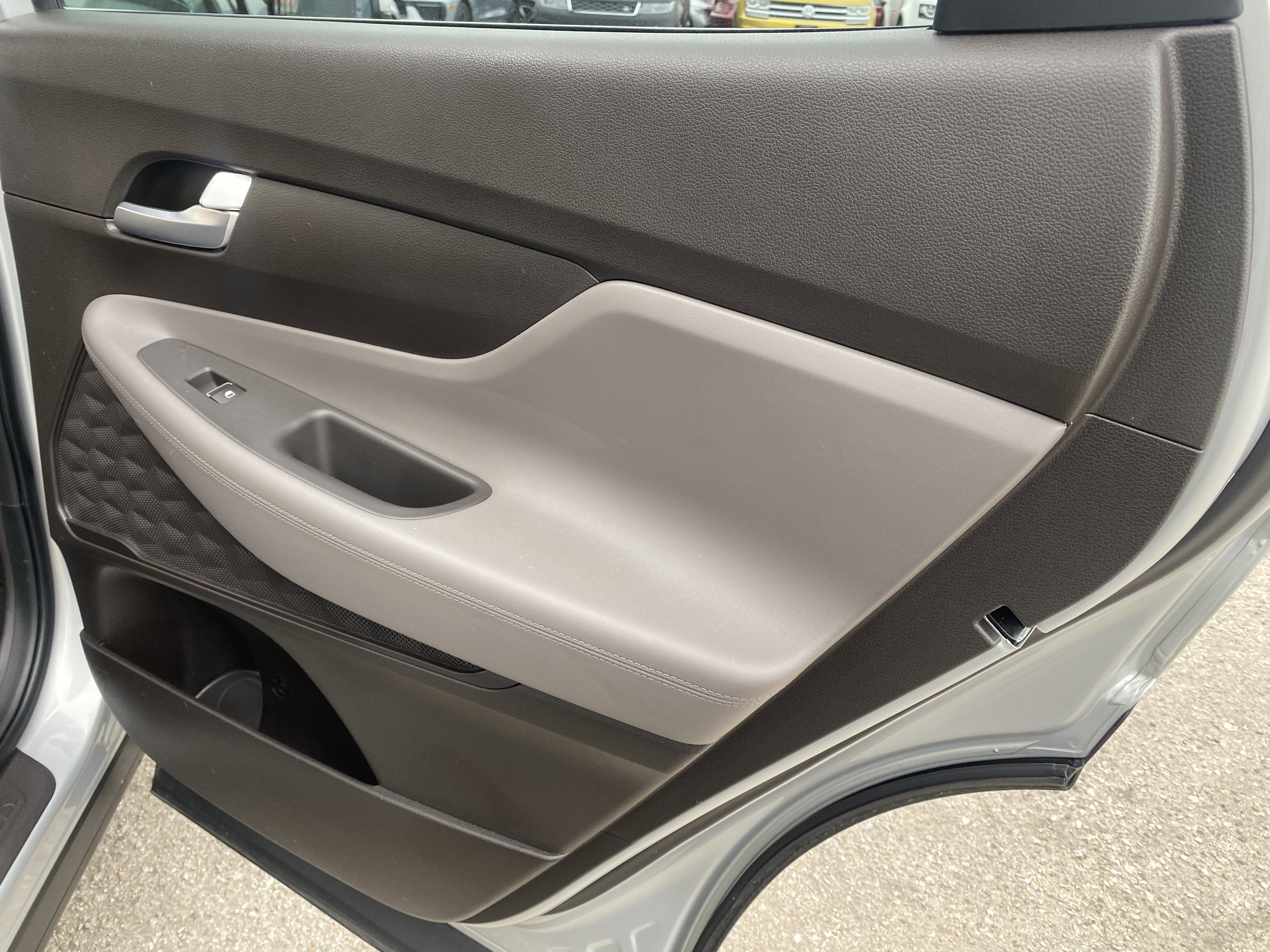 Used 2019 Hyundai Santa Fe SE FWD image 16