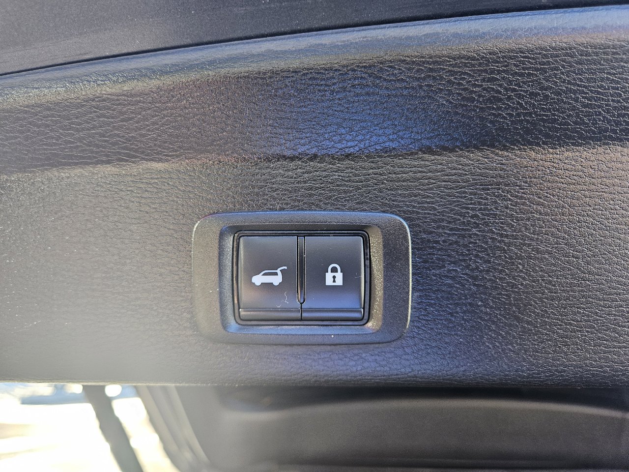 Used 2024 Mitsubishi Outlander AWD image 13