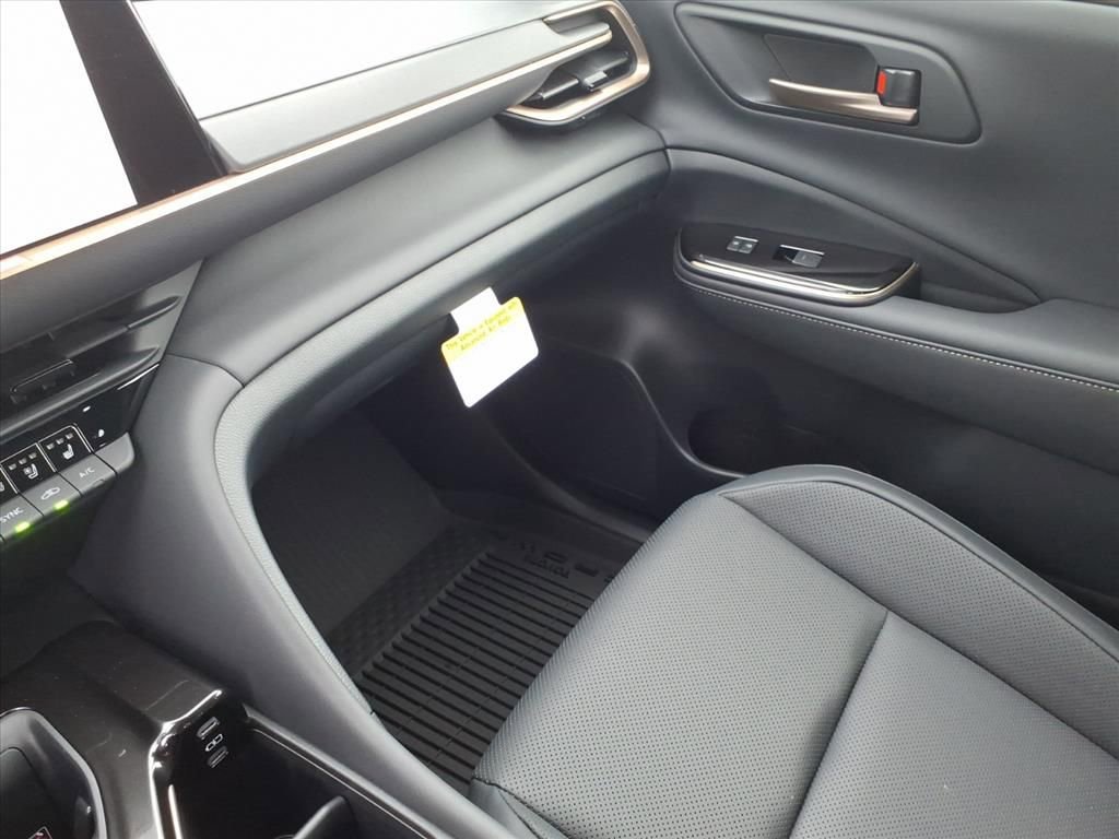 New 2026 Toyota Crown Platinum image 17