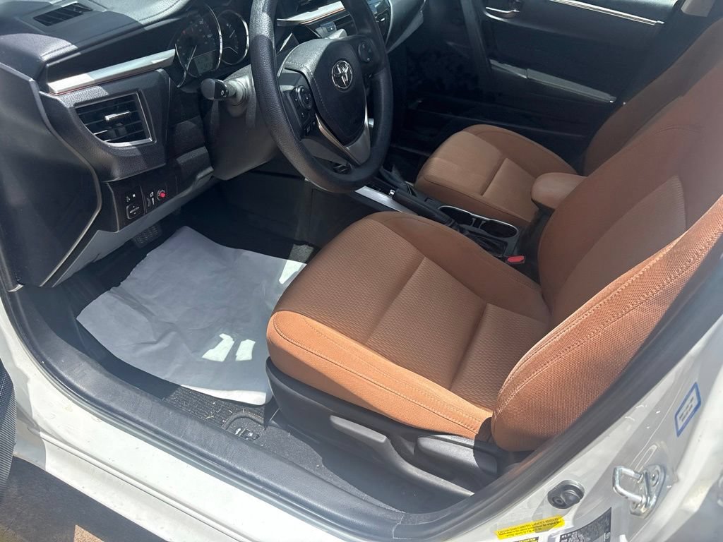 Used 2014 Toyota Corolla LE FWD image 3