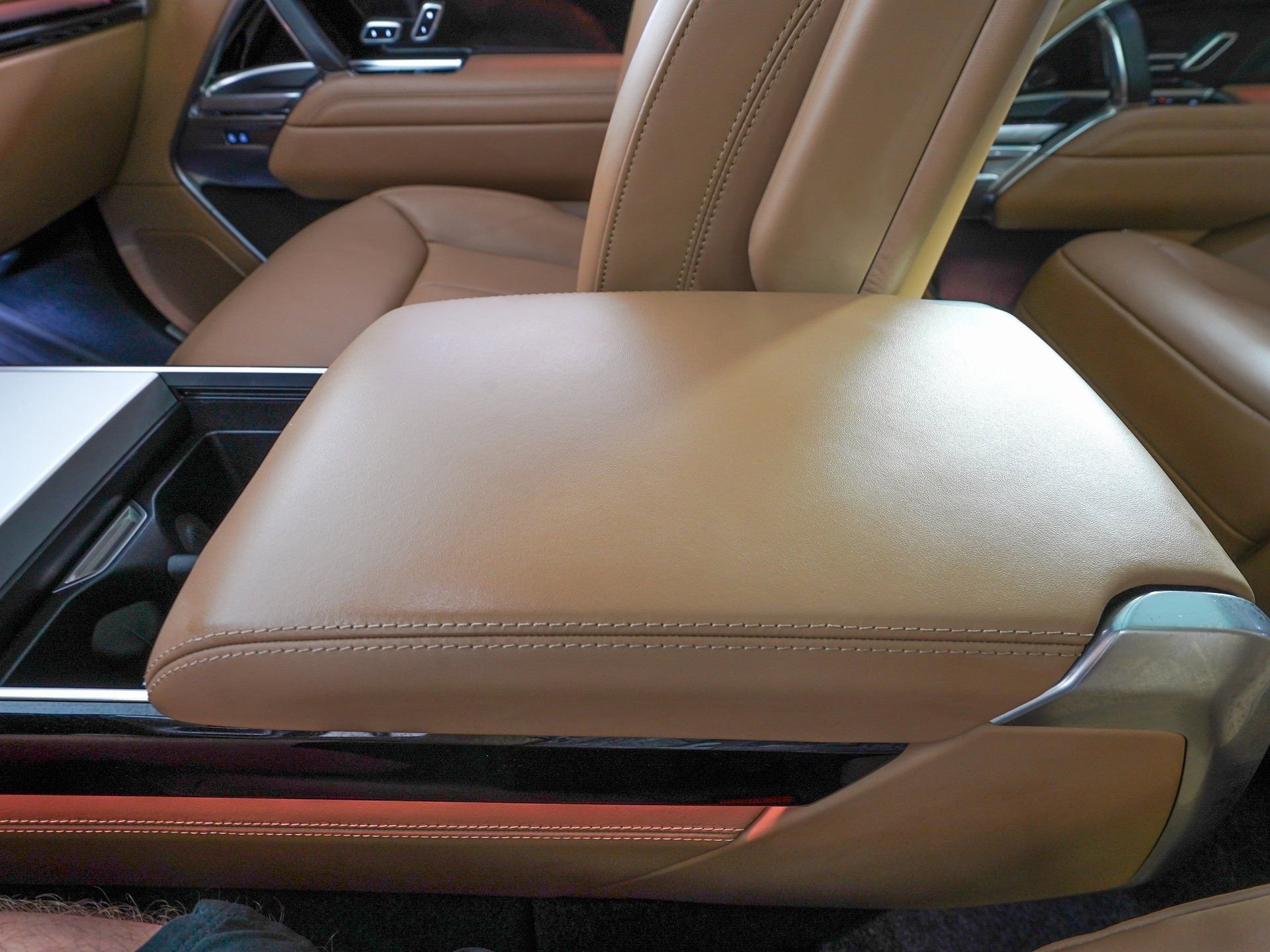 Used 2025 Land Rover Range Rover SE image 28