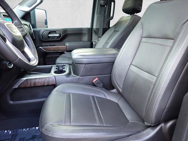 Used 2023 GMC Sierra 3500 Denali image 13