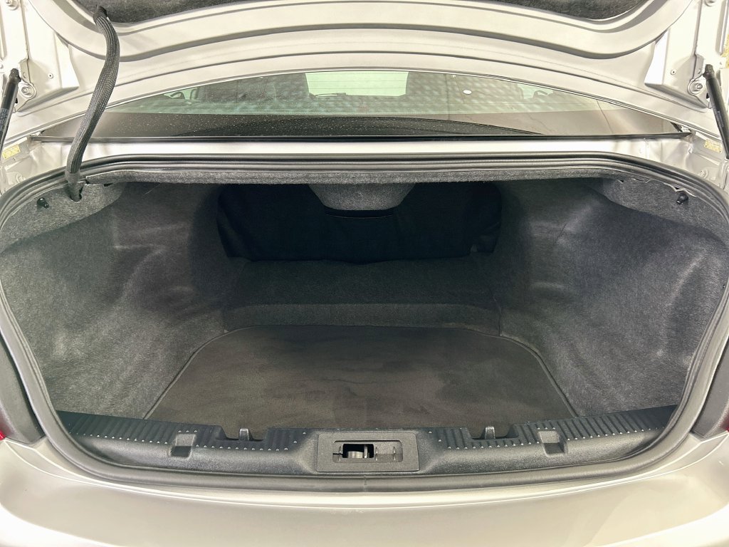 Used 2015 Lincoln MKS AWD w/ Equipment Group 201A image 27