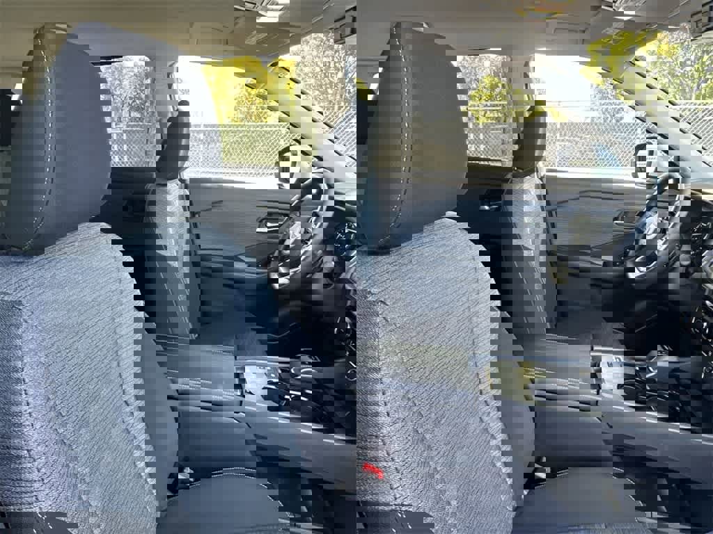 Used 2023 Nissan Rogue SV image 27