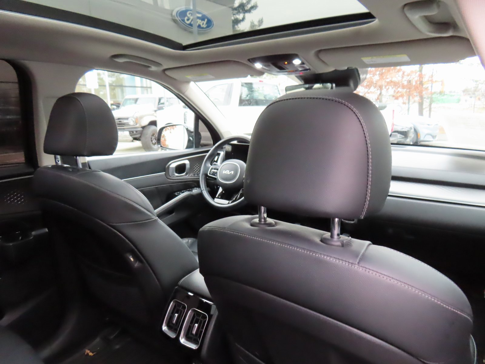 Used 2023 Kia Sorento SX image 35