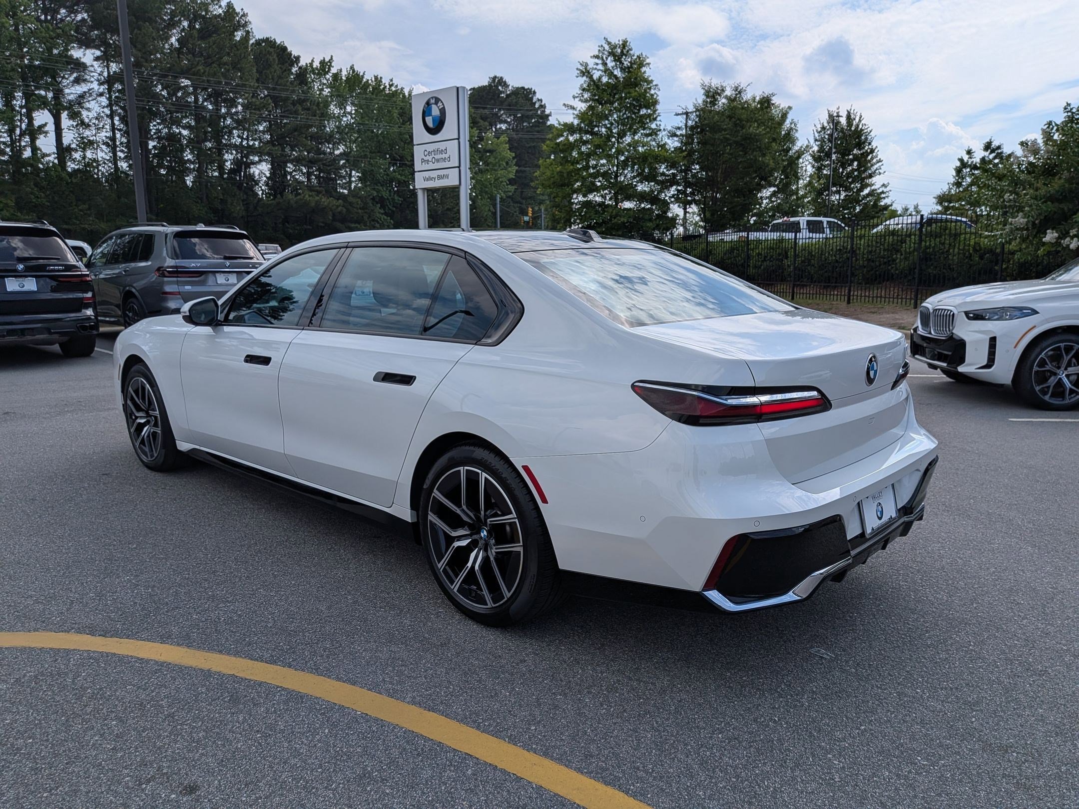 Certified 2023 BMW 740i RWD image 5