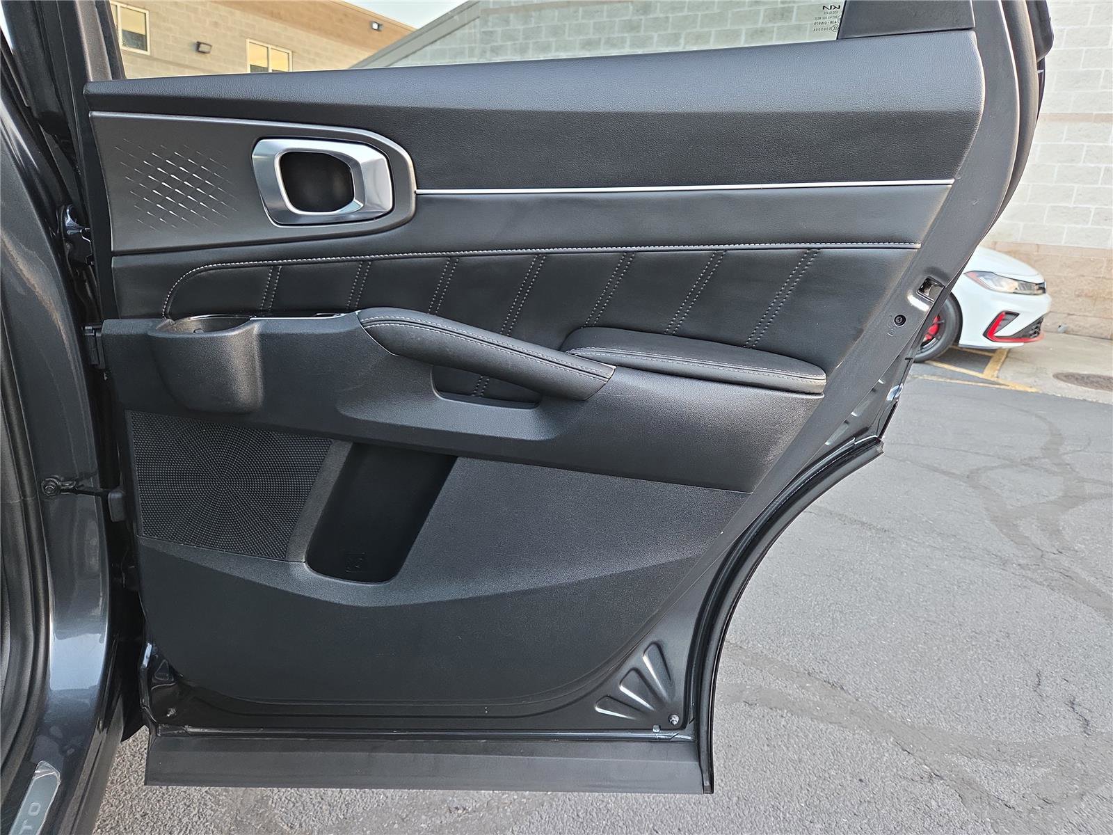 Certified 2023 Kia Sorento SX image 29