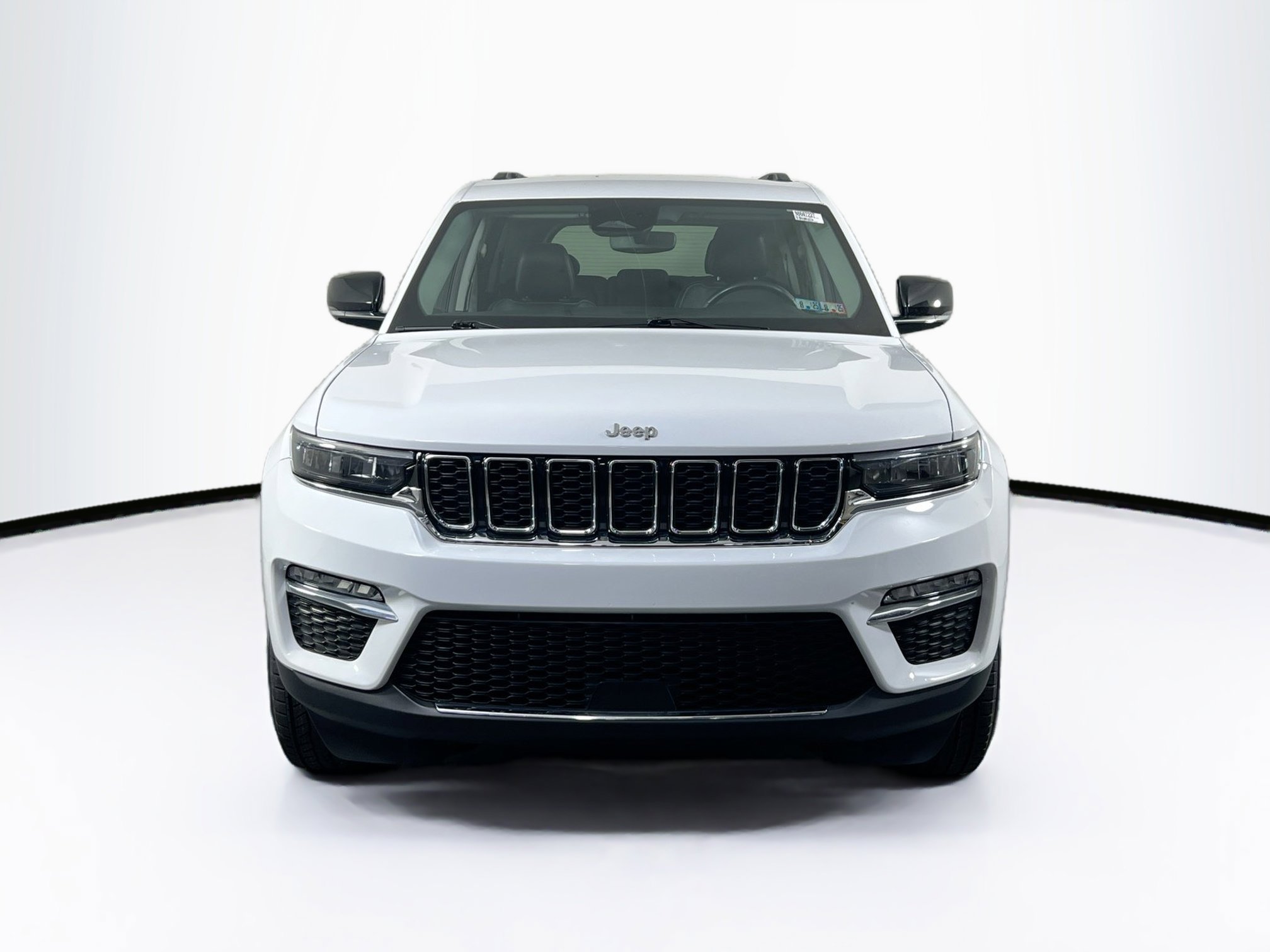 Used 2022 Jeep Grand Cherokee Limited image 2
