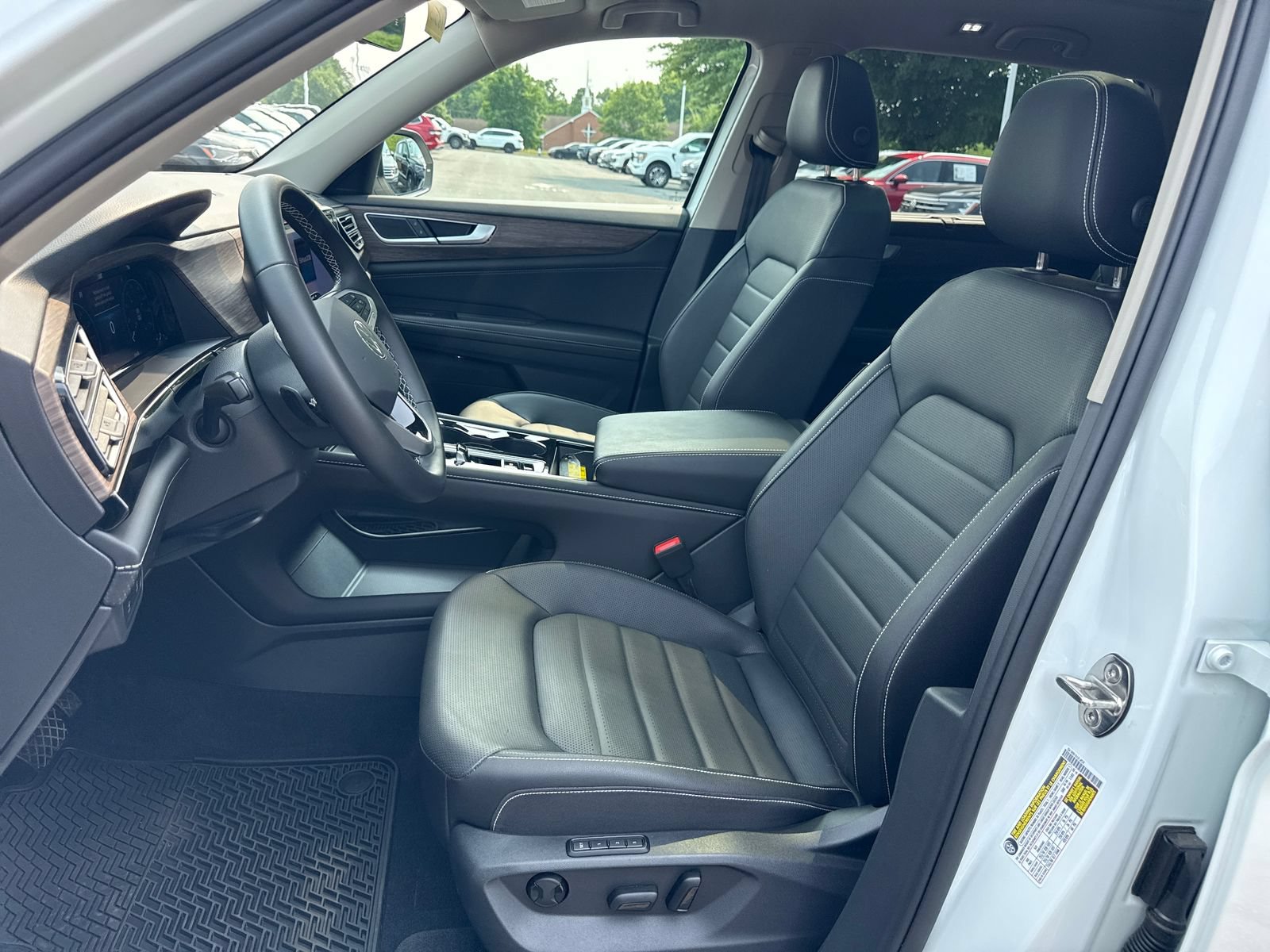Certified 2026 Volkswagen Atlas SEL AWD/4WD image 10