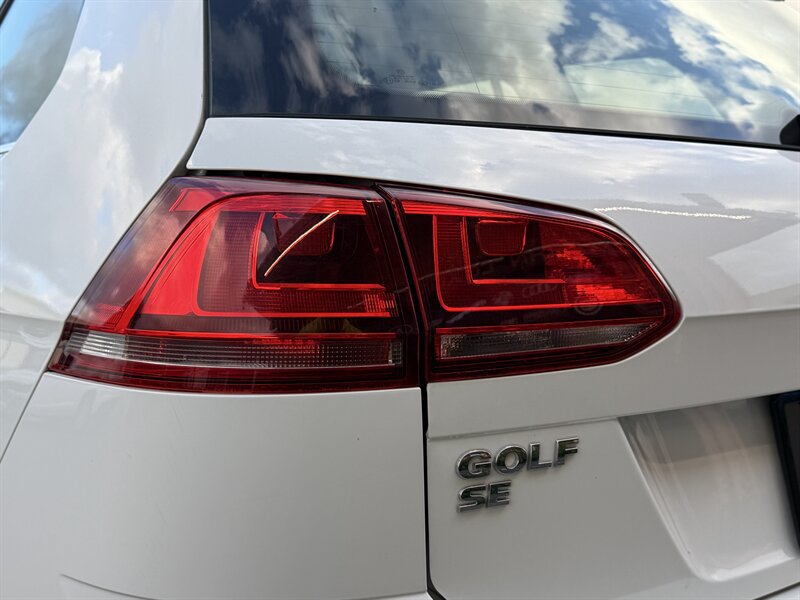 Used 2017 Volkswagen Golf SE FWD image 14