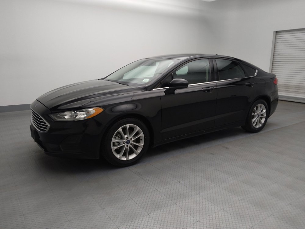 Used 2020 Ford Fusion SE image 2
