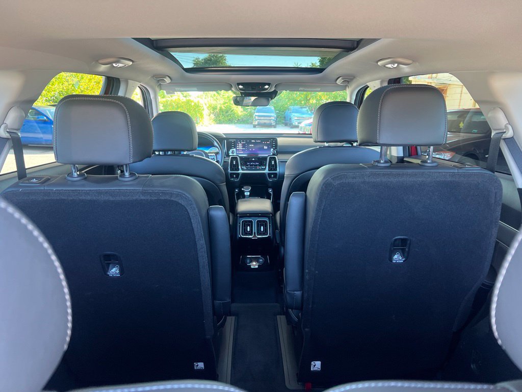 Used 2023 Kia Sorento SX AWD/4WD image 13