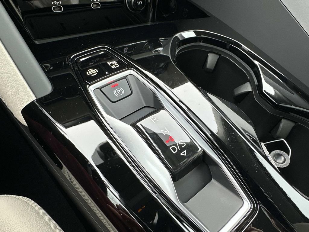 New 2025 Audi Q5 Premium image 23