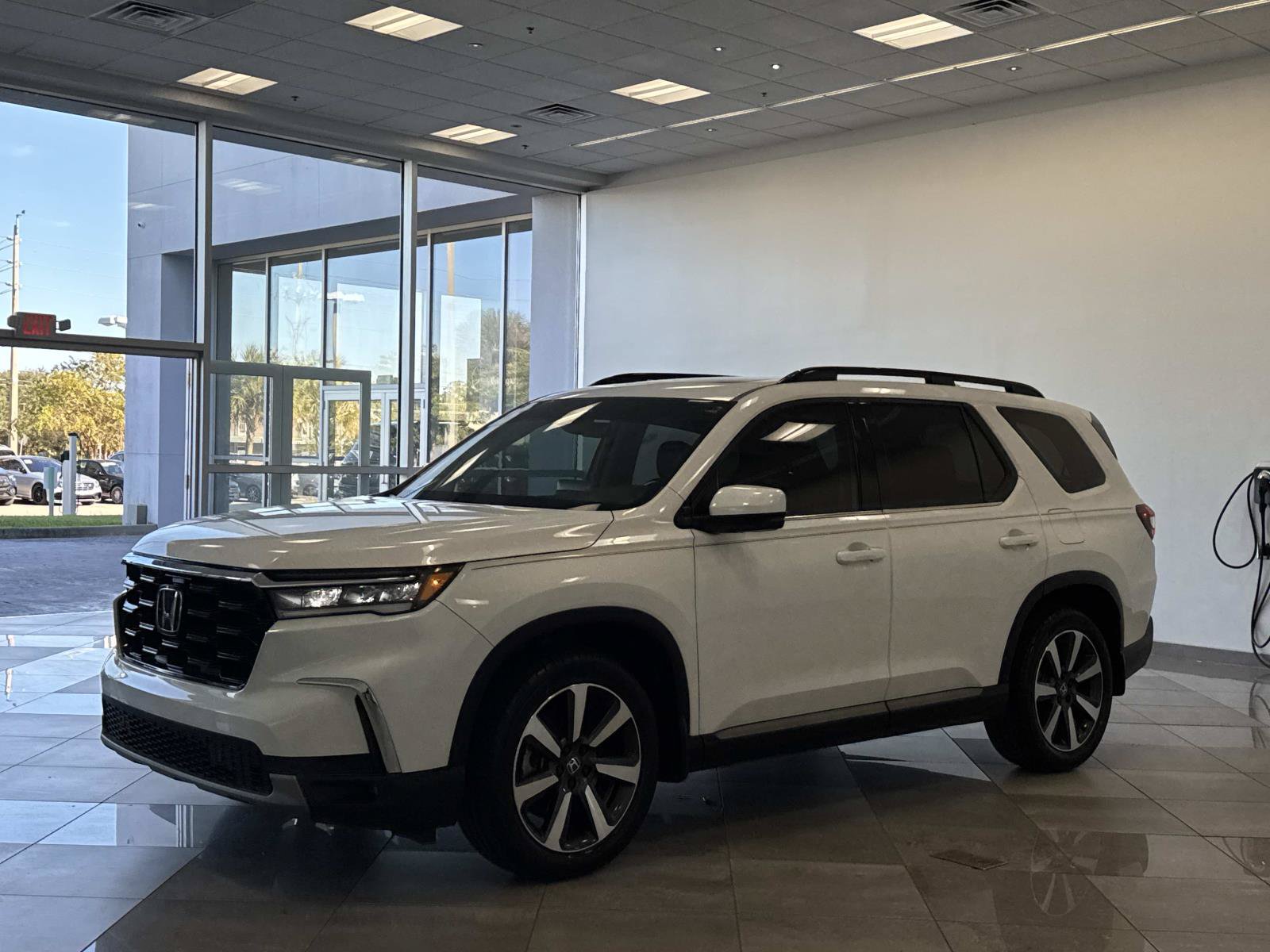 Used 2025 Honda Pilot Touring image 28