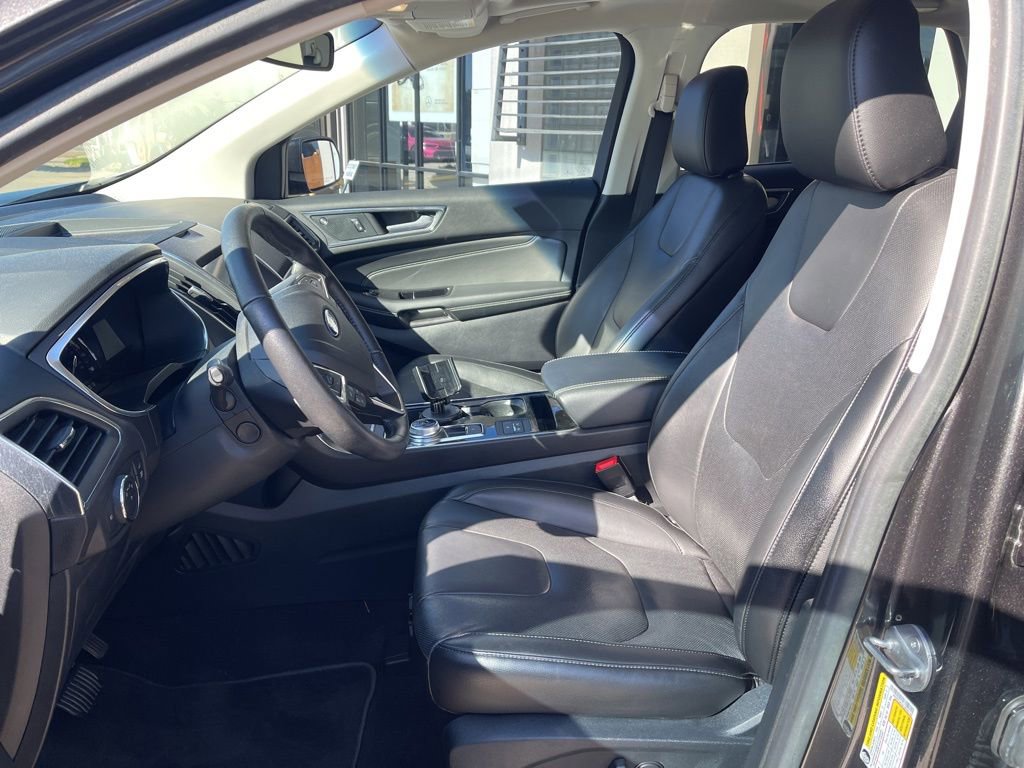 Used 2020 Ford Edge Titanium w/ Equipment Group 301A image 8