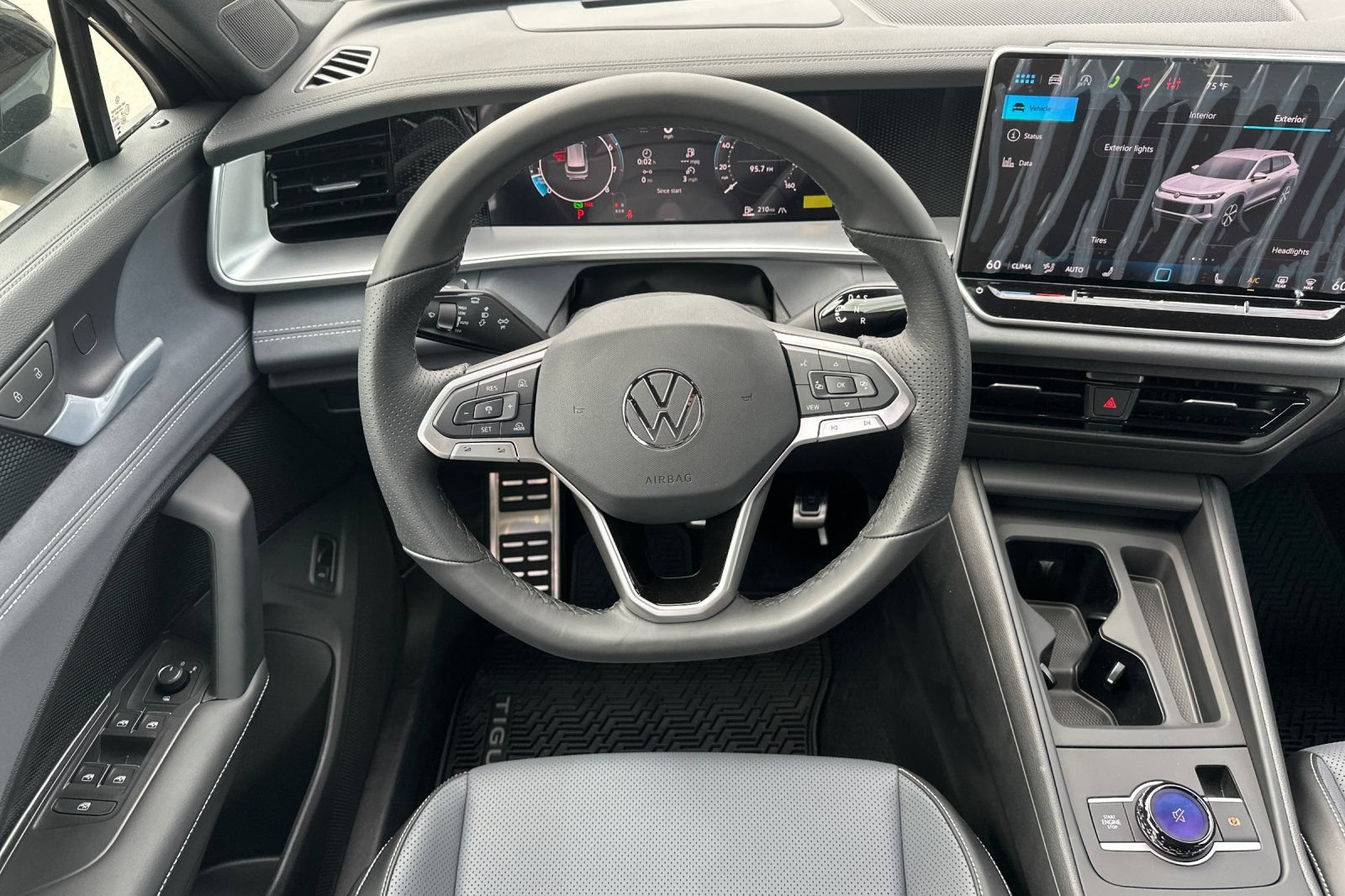 New 2026 Volkswagen Tiguan SE R-Line AWD/4WD image 14