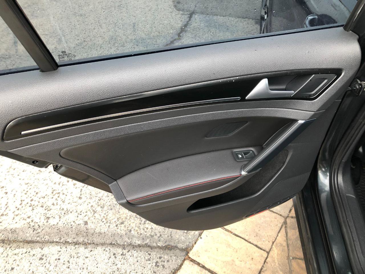 Used 2015 Volkswagen GTI SE FWD image 30