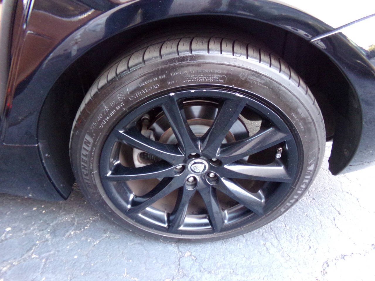 Used 2013 Jaguar XJ AWD image 19